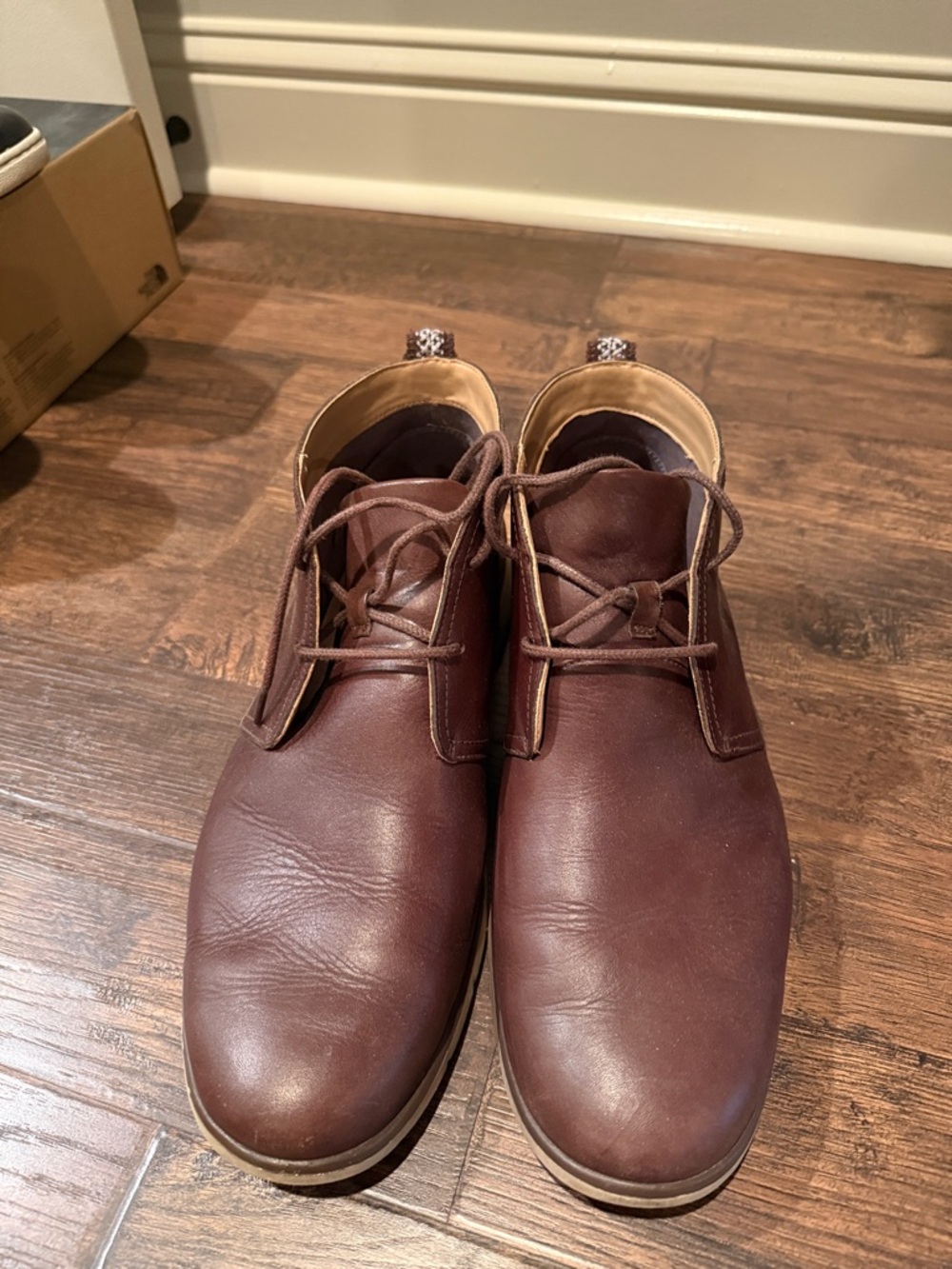 UGG Men's Brown Leather Chukka Boots